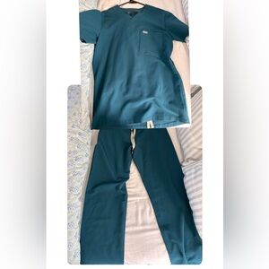 Caribbean blue Figs scrub set